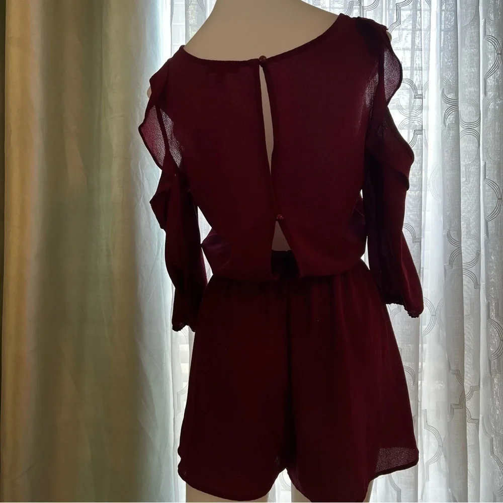 BEBOP Maroon Cold Shoulder Ruffles XS Elastic Waist Short Romper Crape Buttons